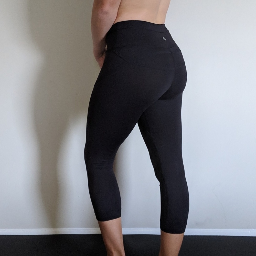 Lululemon 🍋 Black Leggings with detail